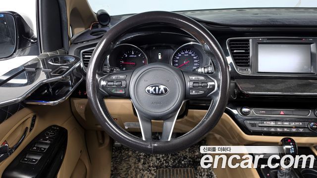 Kia Canival 2018 — photo 12