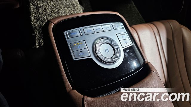 Genesis G80 2022 — photo 27