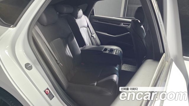 Genesis G80 2020 — photo 18