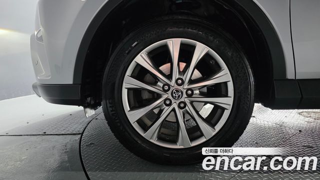 Toyota RAV4 2017 — photo 5