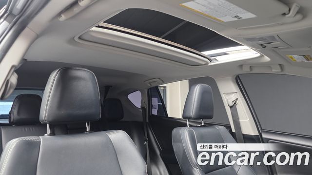 Toyota RAV4 2017 — photo 13