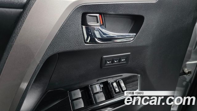 Toyota RAV4 2017 — photo 14