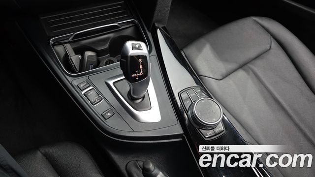 BMW 3-Series 2017 — photo 9
