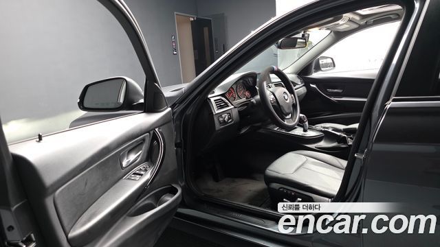 BMW 3-Series 2017 — photo 10