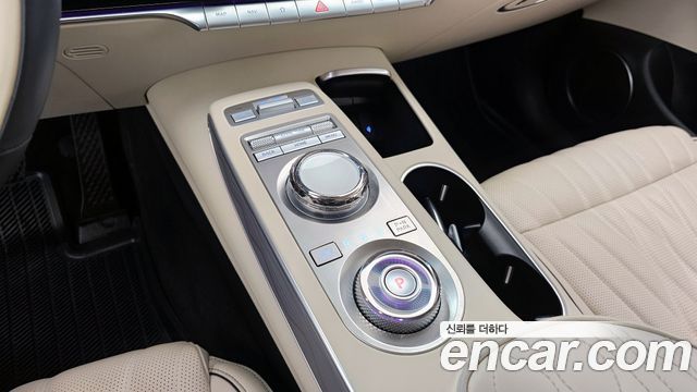 Genesis GV70 2023 — photo 9