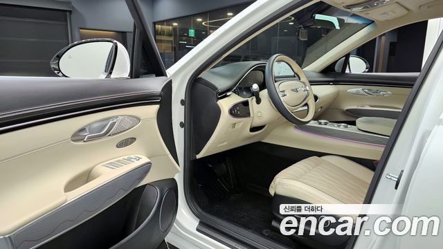 Genesis GV70 2023 — photo 10