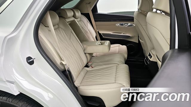 Genesis GV70 2023 — photo 11