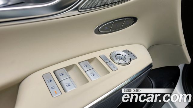 Genesis GV70 2023 — photo 16