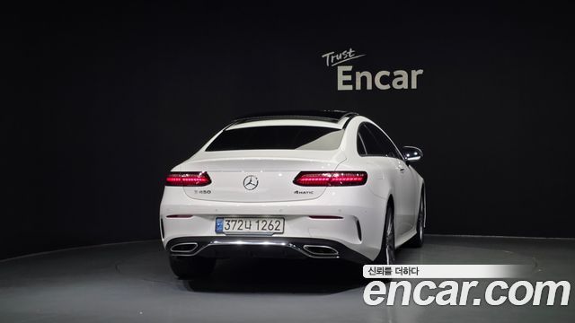 Mercedes-Benz E-Class 2022 — photo 4
