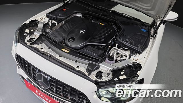 Mercedes-Benz E-Class 2022 — photo 6
