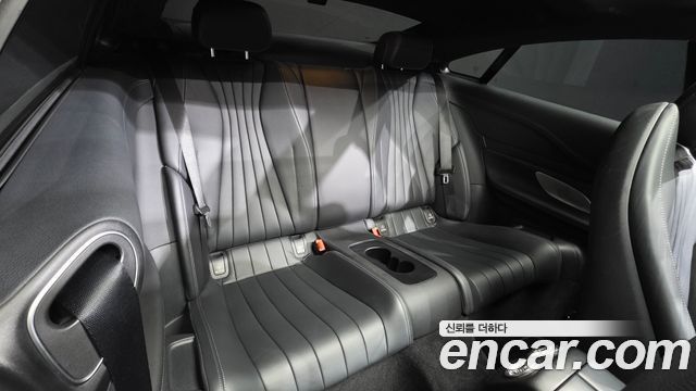 Mercedes-Benz E-Class 2022 — photo 11