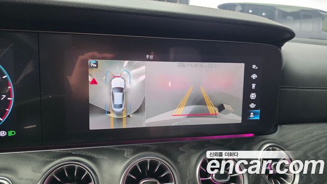 Mercedes-Benz E-Class 2022 — photo 16