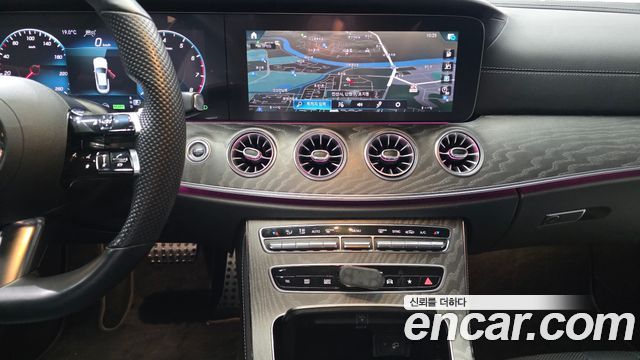 Mercedes-Benz E-Class 2022 — photo 19