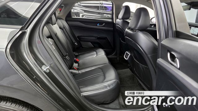 Kia K5 2022 — photo 18