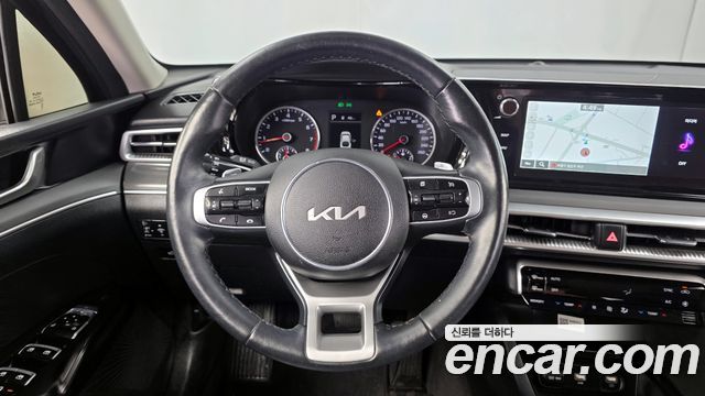 Kia K5 2022 — photo 19