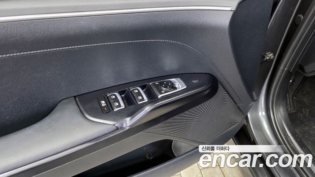 Kia K5 2022 — photo 29