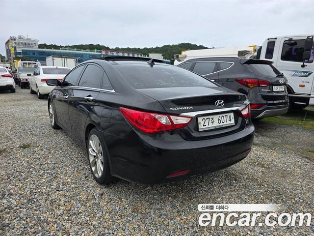 Hyundai Sonata 2011 — photo 3