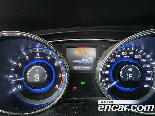 Hyundai Sonata 2011 — photo 13