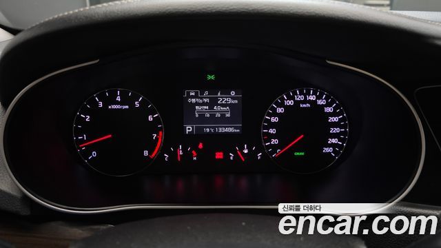 Kia K7 2015 — photo 11