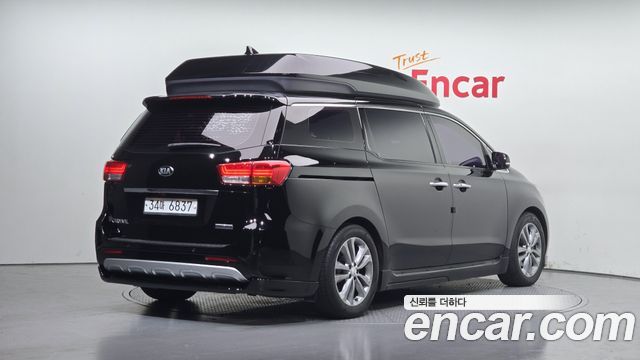 Kia Canival 2018 — photo 2
