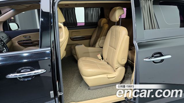 Kia Canival 2018 — photo 17