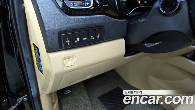 Kia Canival 2018 — photo 20
