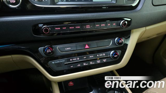 Kia Canival 2018 — photo 24