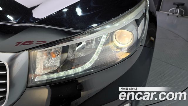 Kia Canival 2018 — photo 8