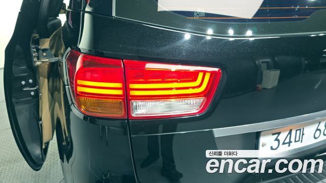 Kia Canival 2018 — photo 9