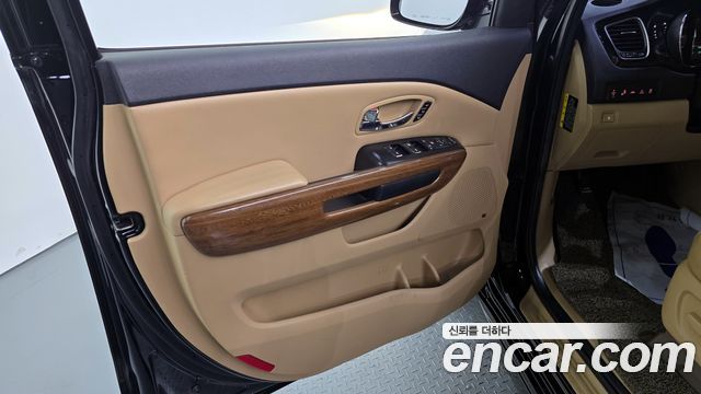 Kia Canival 2018 — photo 14