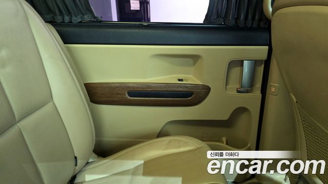 Kia Canival 2018 — photo 15