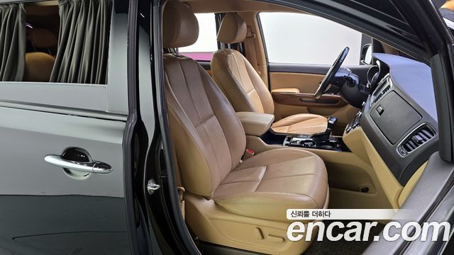 Kia Canival 2018 — photo 16
