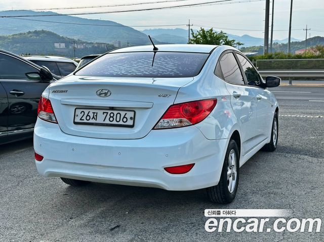 Hyundai Accent 2015 — photo 4