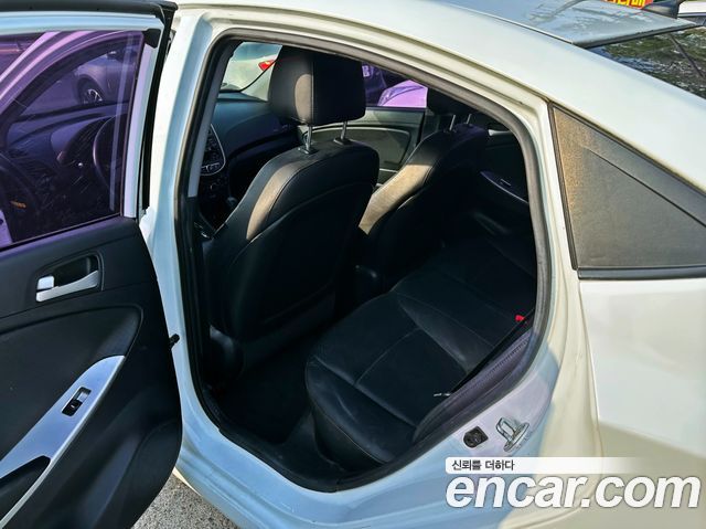 Hyundai Accent 2015 — photo 10