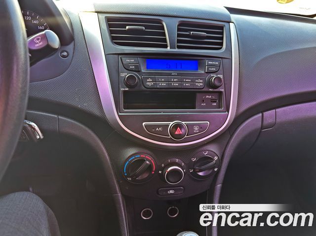 Hyundai Accent 2015 — photo 16
