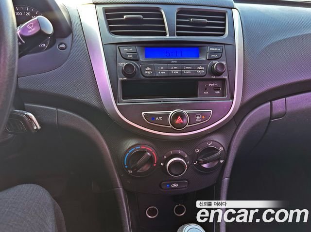 Hyundai Accent 2015 — photo 17