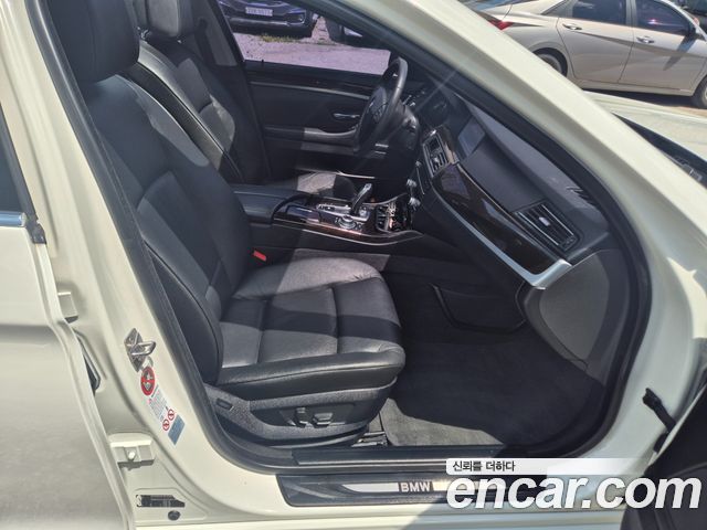 BMW 5-Series 2012 — photo 6