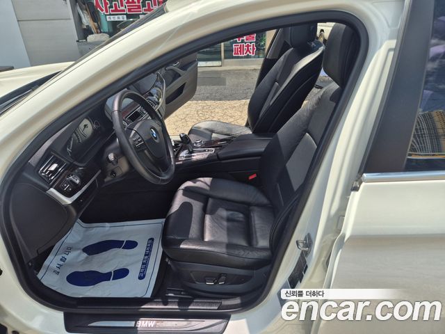 BMW 5-Series 2012 — photo 10