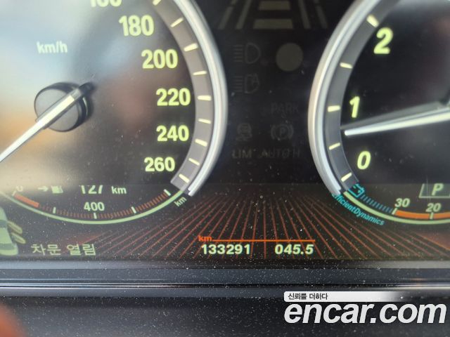 BMW 5-Series 2012 — photo 14