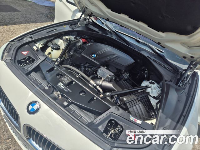 BMW 5-Series 2012 — photo 19