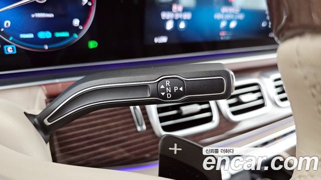 Mercedes-Benz GLS-Class 2021 — photo 12