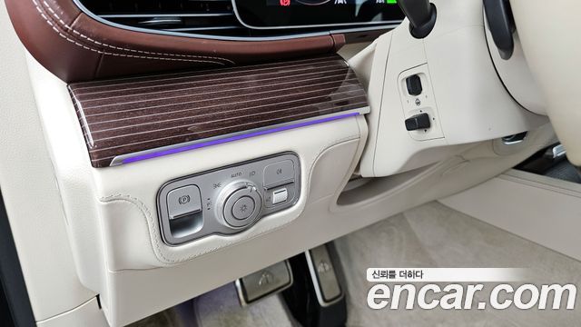 Mercedes-Benz GLS-Class 2021 — photo 29