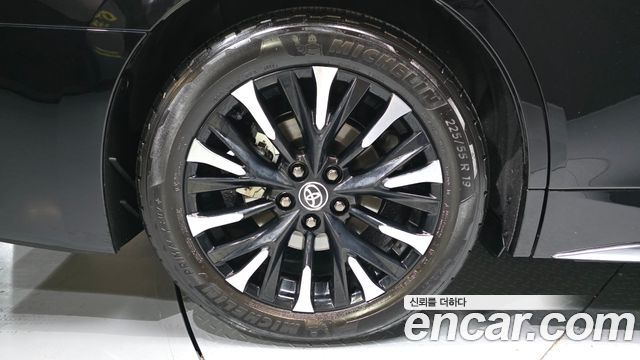 Toyota Alphard 2025 — photo 5