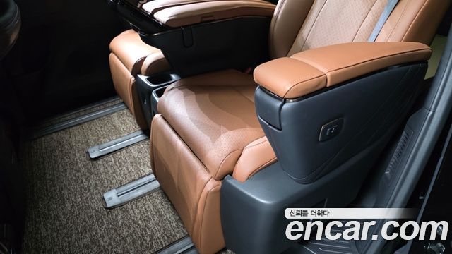 Toyota Alphard 2025 — photo 15
