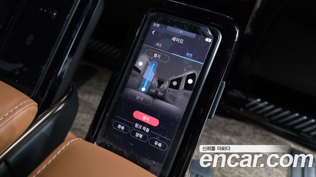 Toyota Alphard 2025 — photo 35