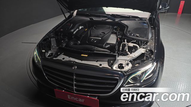 Mercedes-Benz E-Class 2018 — photo 6