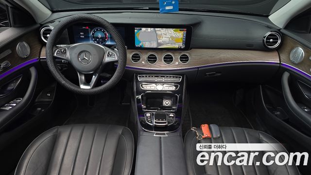Mercedes-Benz E-Class 2018 — photo 7