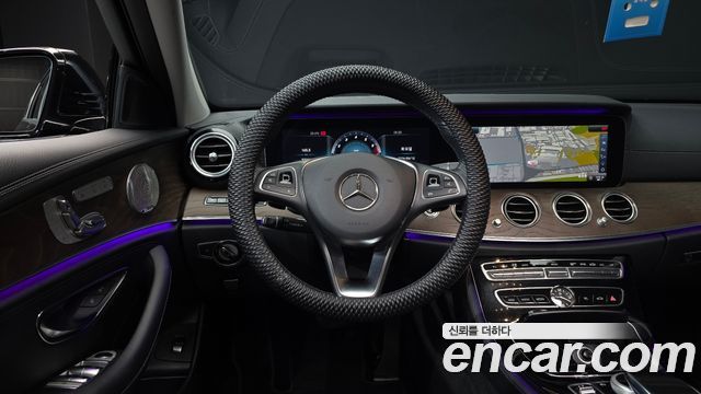 Mercedes-Benz E-Class 2018 — photo 13