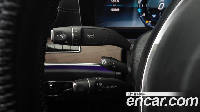 Mercedes-Benz E-Class 2018 — photo 16