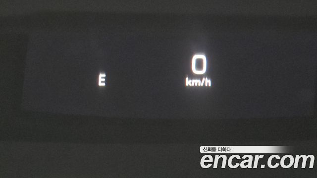 Mercedes-Benz E-Class 2018 — photo 18